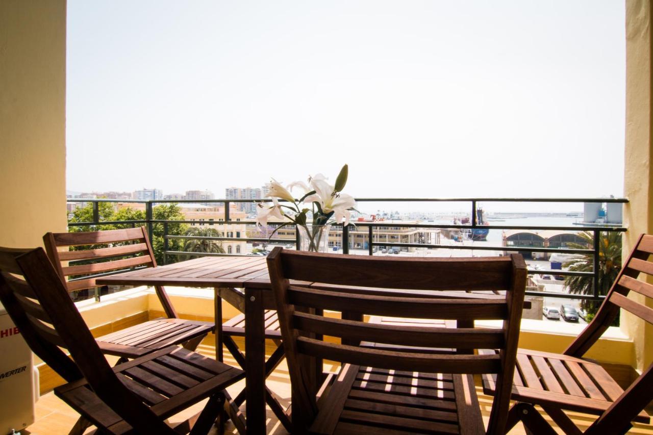 Holidays2Malaga Terraza & Junto Puerto Deportivo Málaga Exterior foto